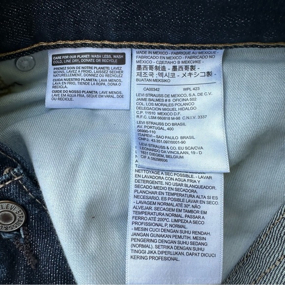 Vtg 90s Levi’s 559 Dark Wash Relaxed Straight Jeans 40x32 - Picture 6 of 8